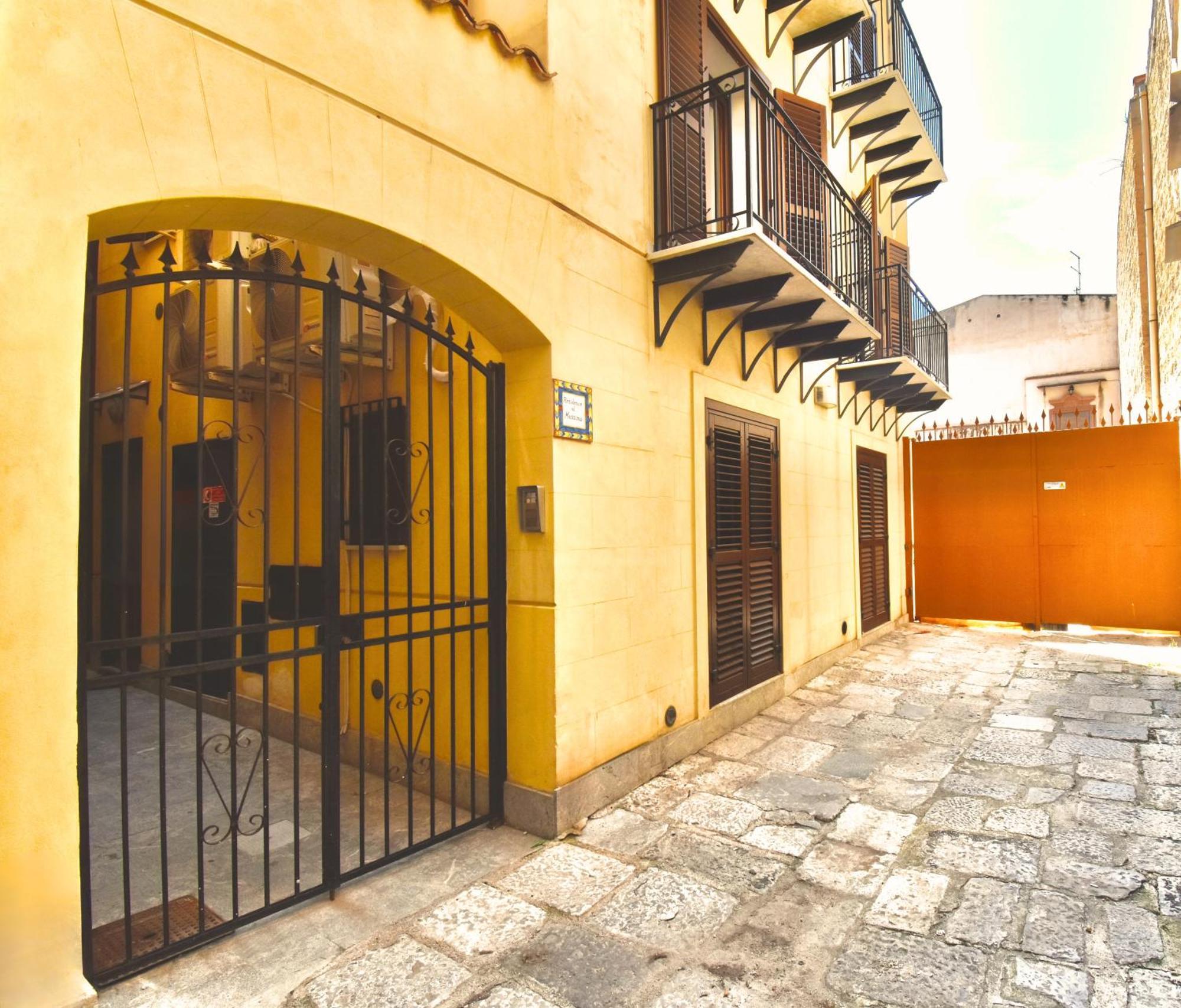Appartamenti-Residence Al Massimo Palermo Exterior foto